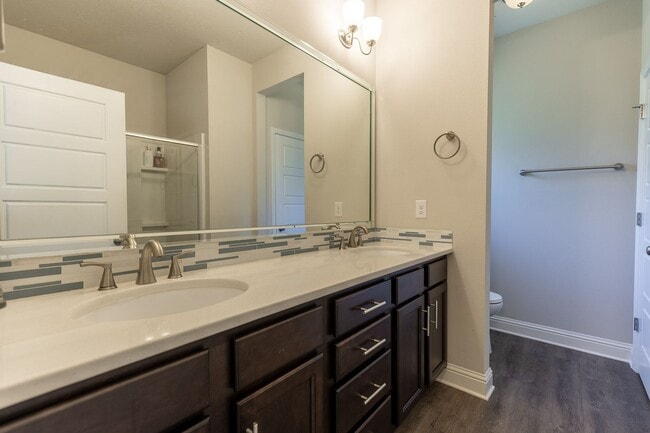 Building Photo - Ground-Floor Condo with Garage in Quail Ho...