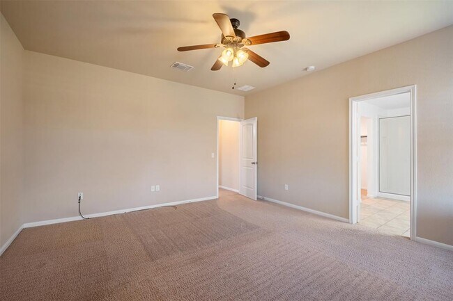 Building Photo - 118 Leona River Trl