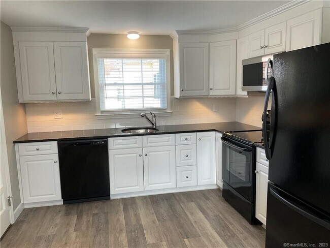 Building Photo - 61 S Main St