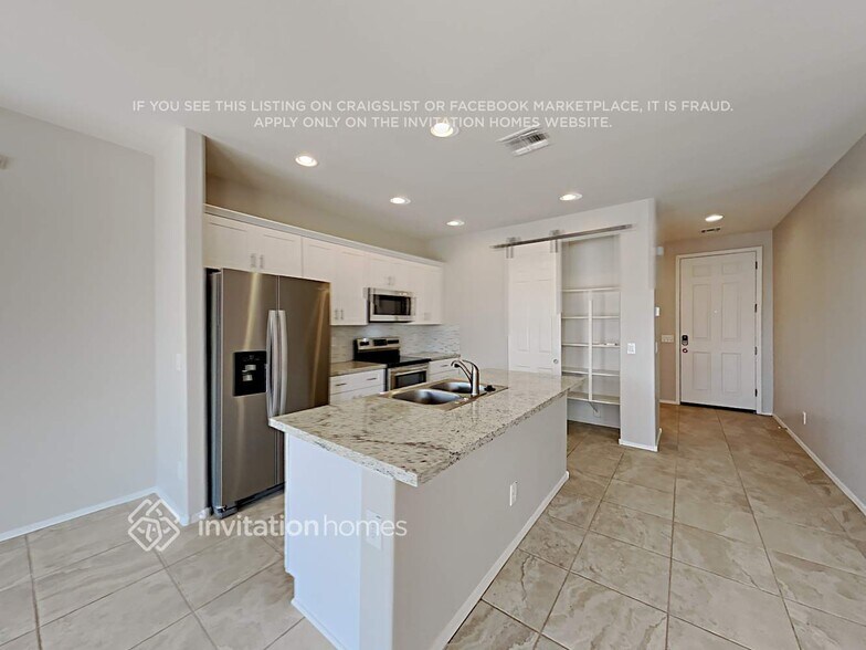 Building Photo - 7713 W Glass Ln
