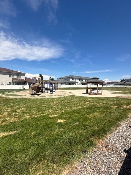 Building Photo - 2458 1/2 Ajay Ave