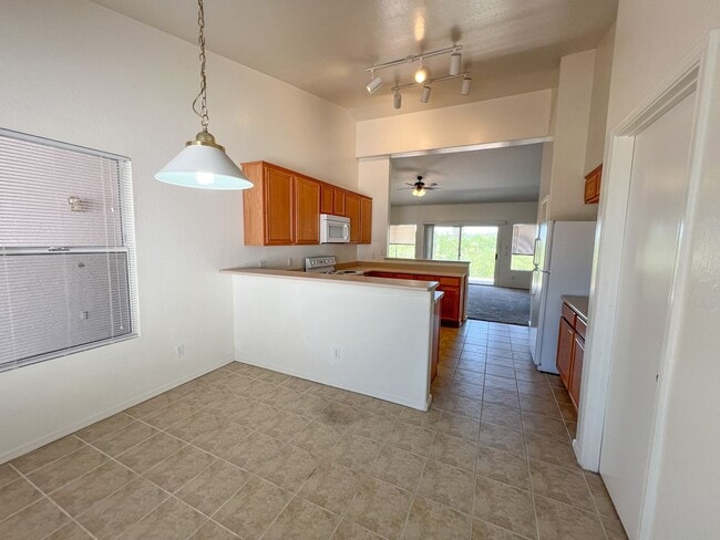 Building Photo - HOUSE-COTTONWOOD- GYM/POOL - DEL WEB COTTO...