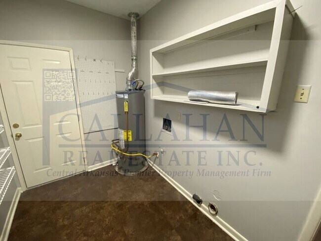 Building Photo - Sherwood 3 Bedroom Home