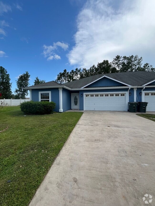 Building Photo - 206 Royal Palms Ave