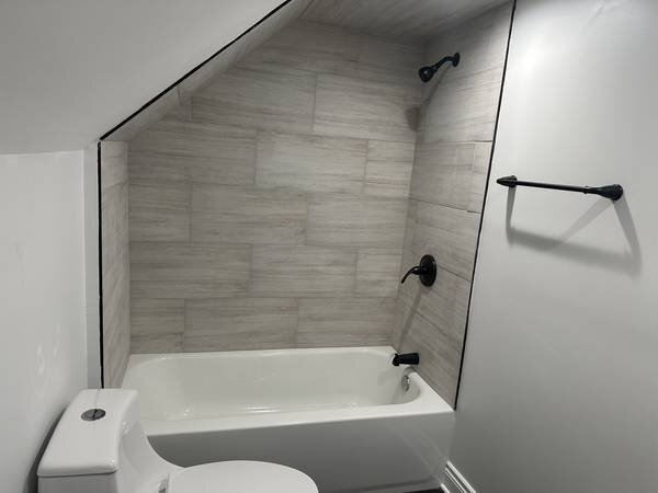 Building Photo - 2501 S Whipple St