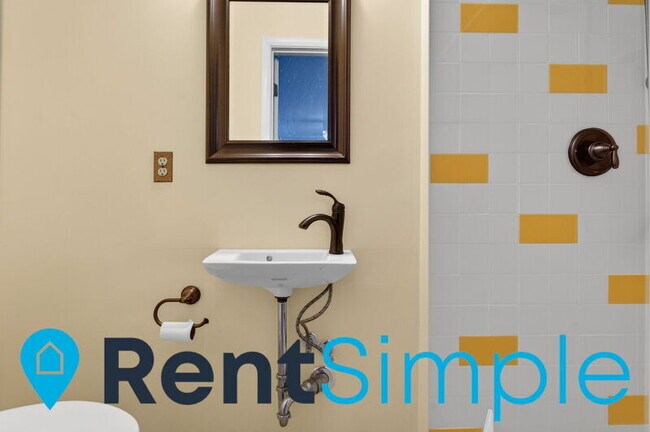 Building Photo - 13136 Ashnut Ln