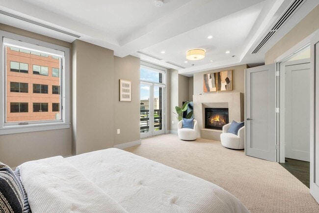 Building Photo - LUX 2BD, 2.5BA Brownstone in Cherry Creek ...