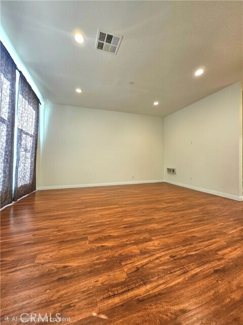 Building Photo - 37 Bijou