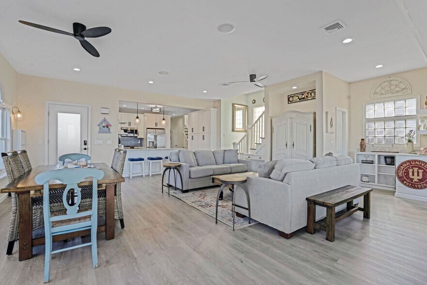 Building Photo - 76 Creek Rd