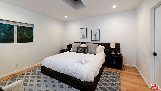 Building Photo - 10134 Angelo View Dr