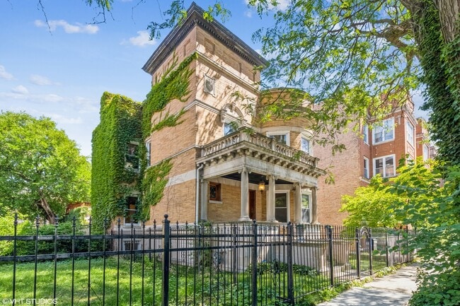 Primary Photo - 836 E 52nd St