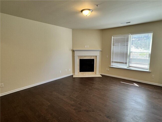 Building Photo - 3405 Castleberry Village Cir