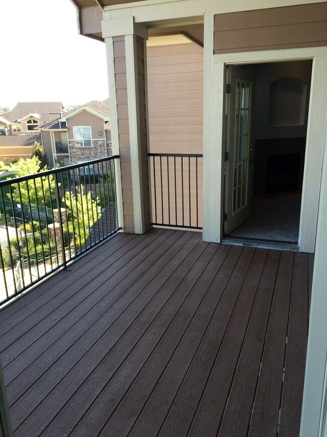 Building Photo - Beautiful Creekside at Parker Condominium!