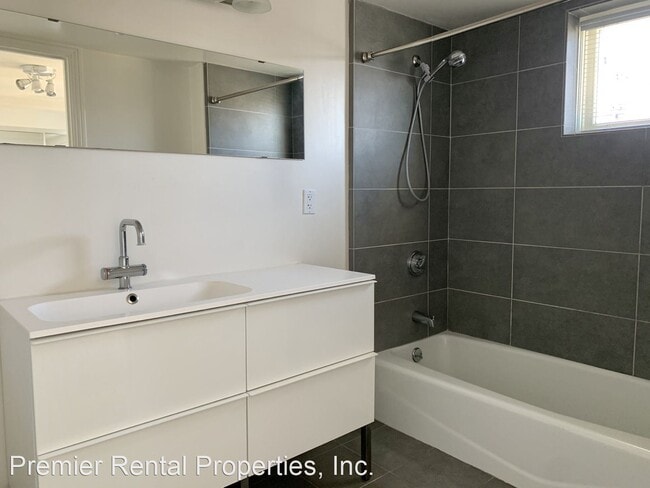 Building Photo - 2234 Brant St