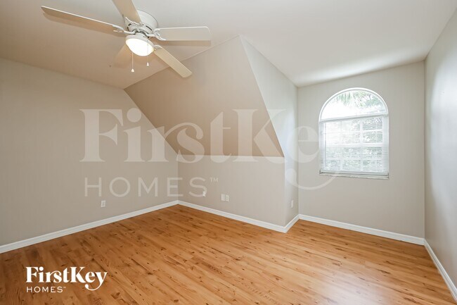 Building Photo - 9264 Cypress Dr N