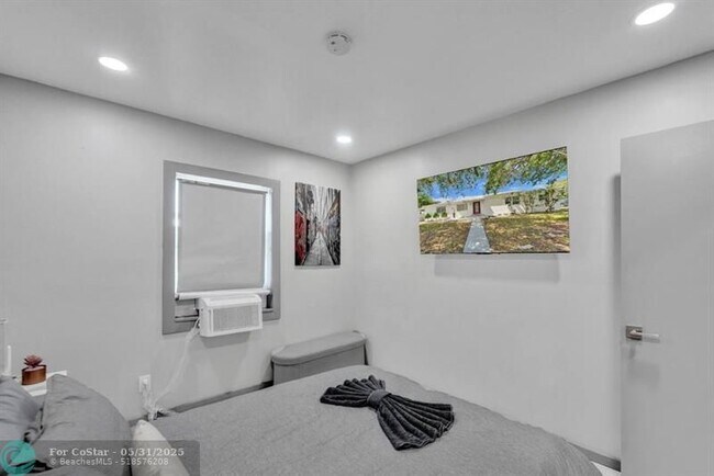 Building Photo - 824 S 20th Ave