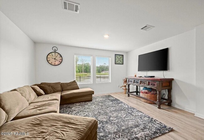 Building Photo - 35326 Grovemont Dr