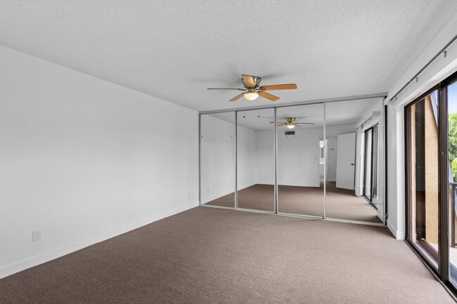 Building Photo - 226 Alemeda Dr