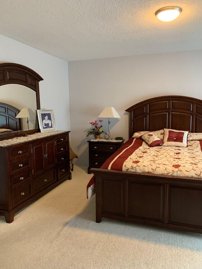 Building Photo - Stunning Del Cerro View Home with Spacious Split-Level Layout