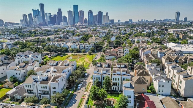 Building Photo - 2115 Colorado St