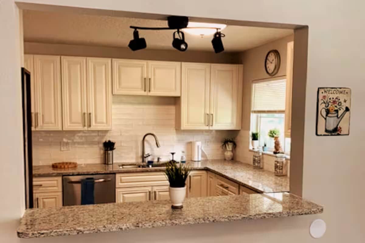 Building Photo - 7161 Balboa Rd