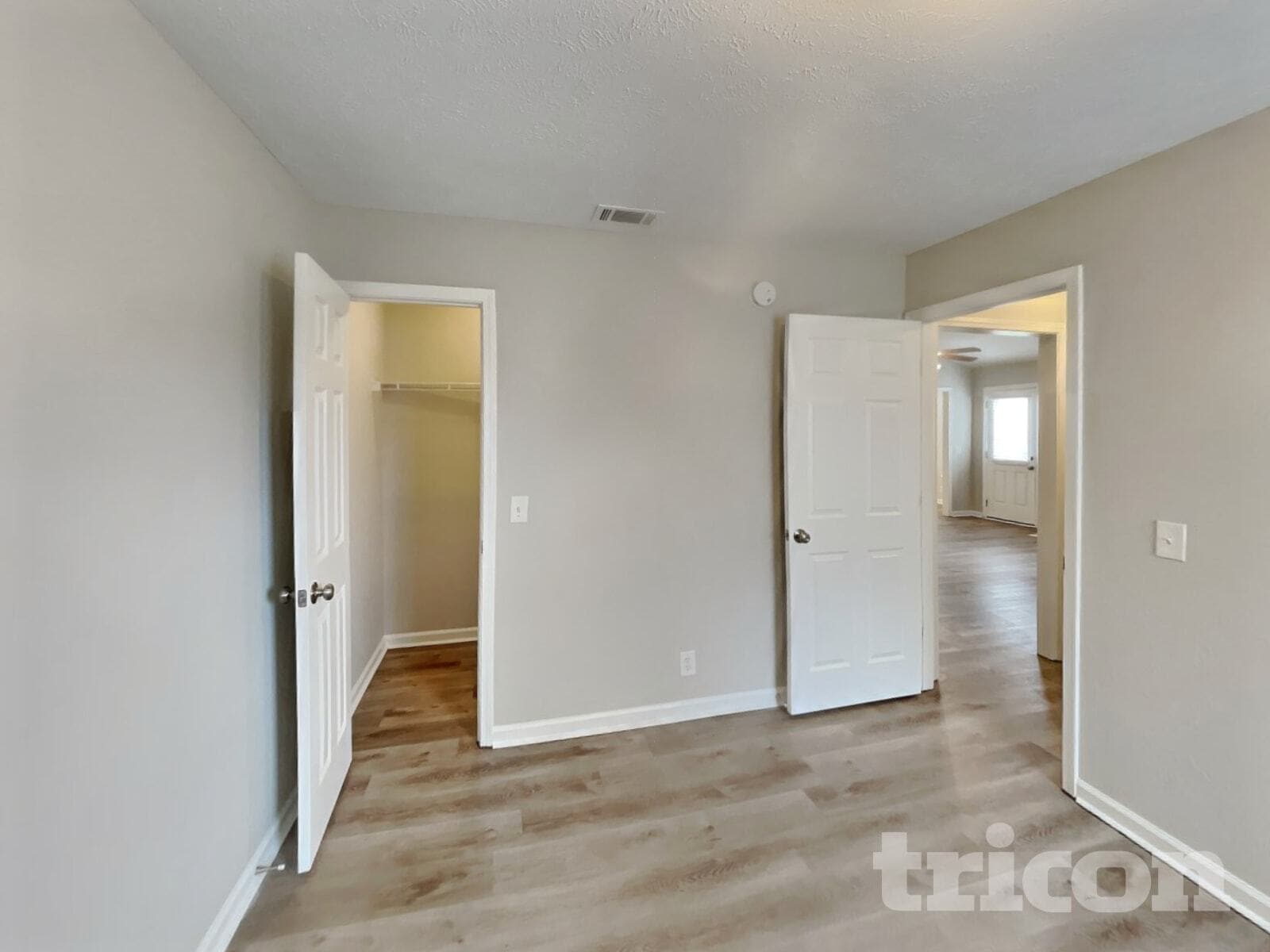 Building Photo - 1116 S Hampton Cl