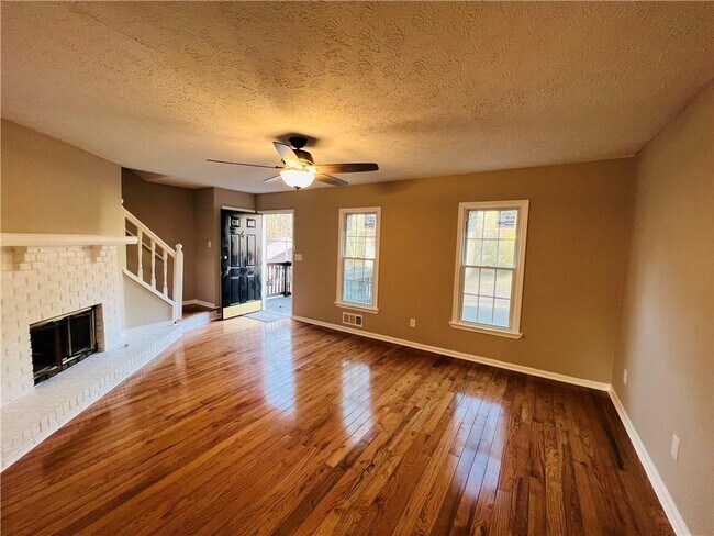 Building Photo - 157 Timber Creek Ln SW
