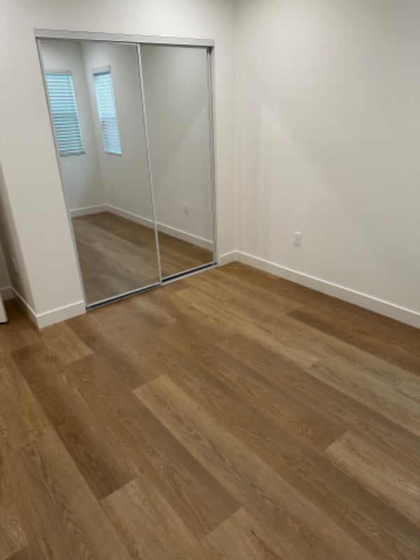 Building Photo - 2010-2010 Vineyard Ave