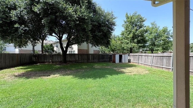 Building Photo - 2211 Bent Bow Dr