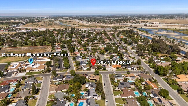 Building Photo - 605 N El Rio Dr