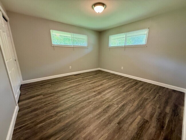 Building Photo - 4409 Primrose Ln