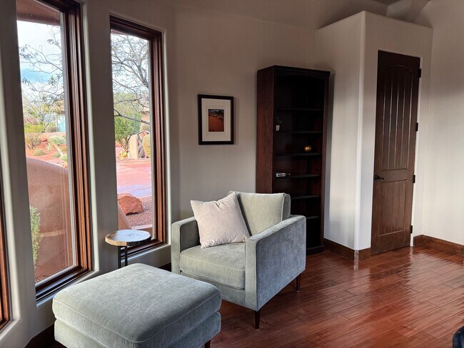 Building Photo - Furnished 3 Bedroom Entrada Home!!