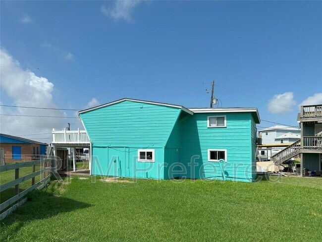 Building Photo - 323 Texas St