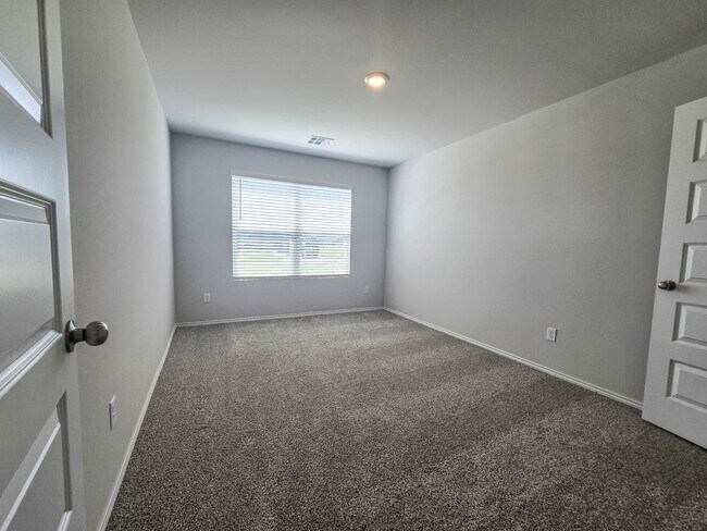 Building Photo - New Construction 3 bedroom Home in Shawnee