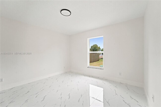 Building Photo - 5203 Birch Dr