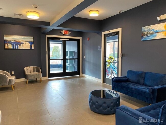 Building Photo - 22 Center St