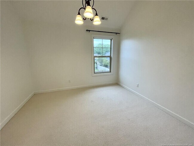 Building Photo - 3037 Eaglecrest Ln