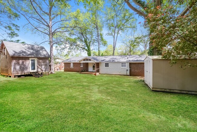 Building Photo - 123 Bondale Dr