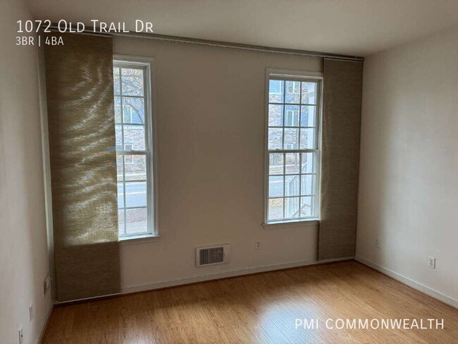 Building Photo - 1072 Old Trail Dr