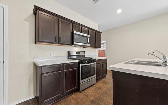 Building Photo - 21170 Alder Oaks Dr