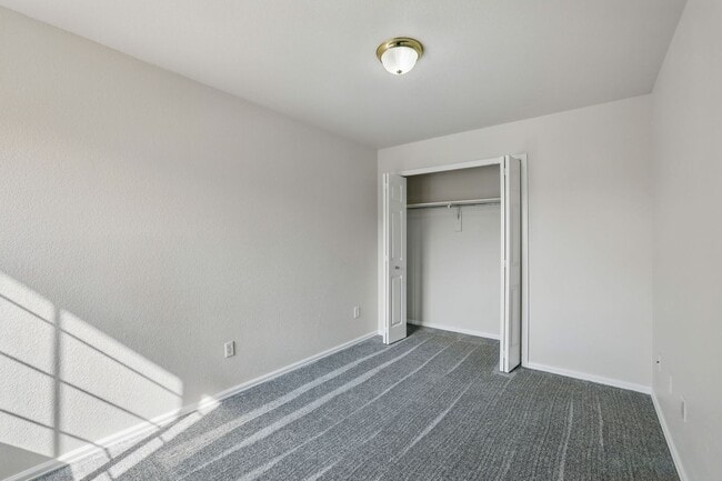 Building Photo - Available Now 3 Bed 3 Bath 2 Car Garage To...