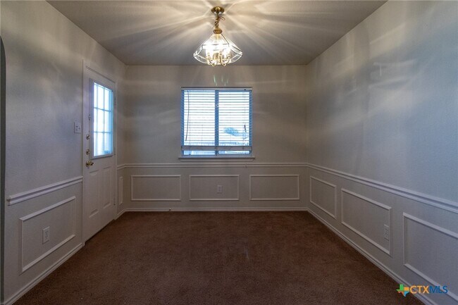Building Photo - 3803 Lyna Ct