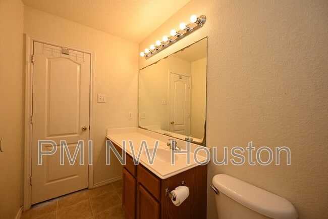 Building Photo - 12518 Sterlingstone Dr