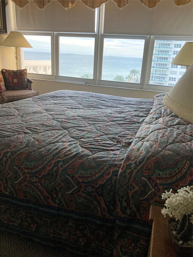 Building Photo - 4010 Galt Ocean Dr