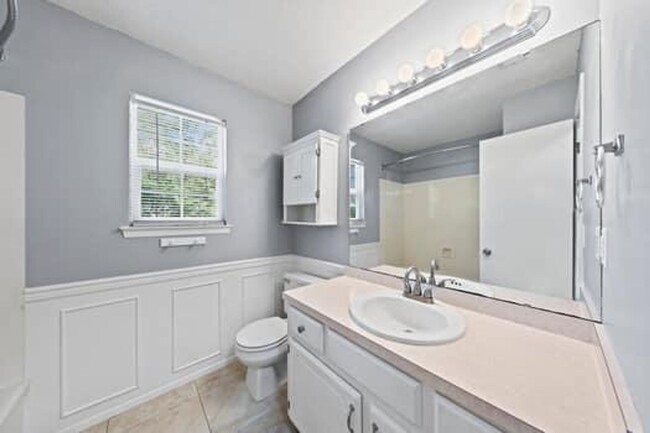 Building Photo - Beautiful Niceville Home!