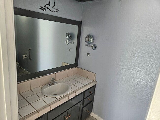Building Photo - 23089 Pahute Rd