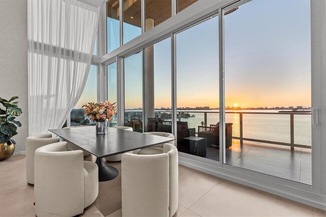 Building Photo - 1020 Sunset Point Rd