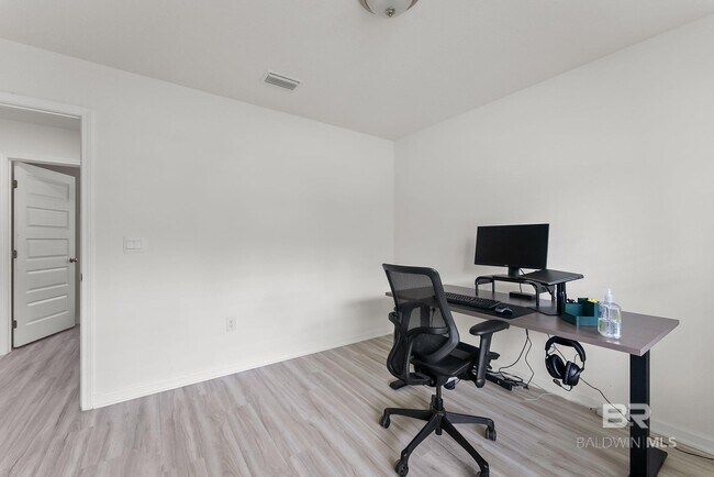 Building Photo - 15807 Laurelbrooke Lp