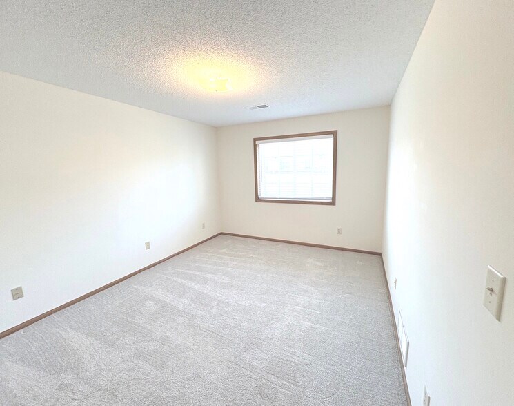 Bedroom 2 - 1119 Pecks Woods Dr