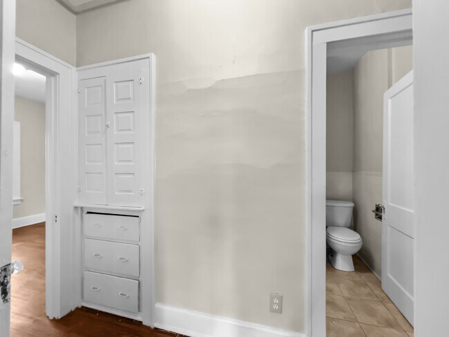 Building Photo - 3928 Upton Ave